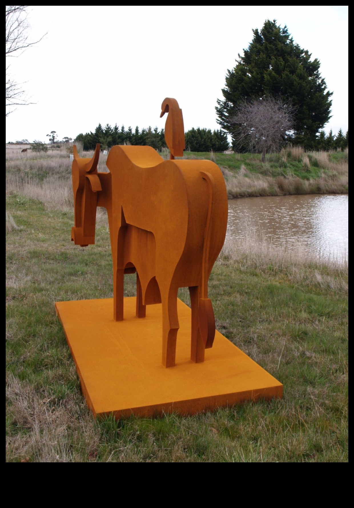 Kā ainavas iedvesmo un ietekmē āra skulptūru dizainu?