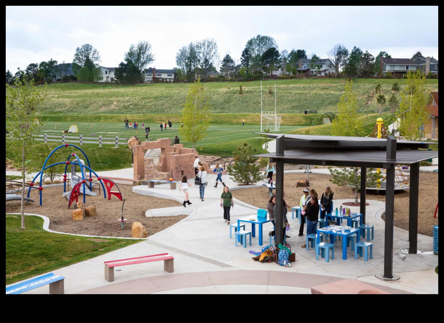 Kā ainavas ietekmē āra atpūtas telpu dizainu?