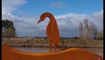 Kā ainavas iedvesmo un ietekmē āra skulptūru dizainu?