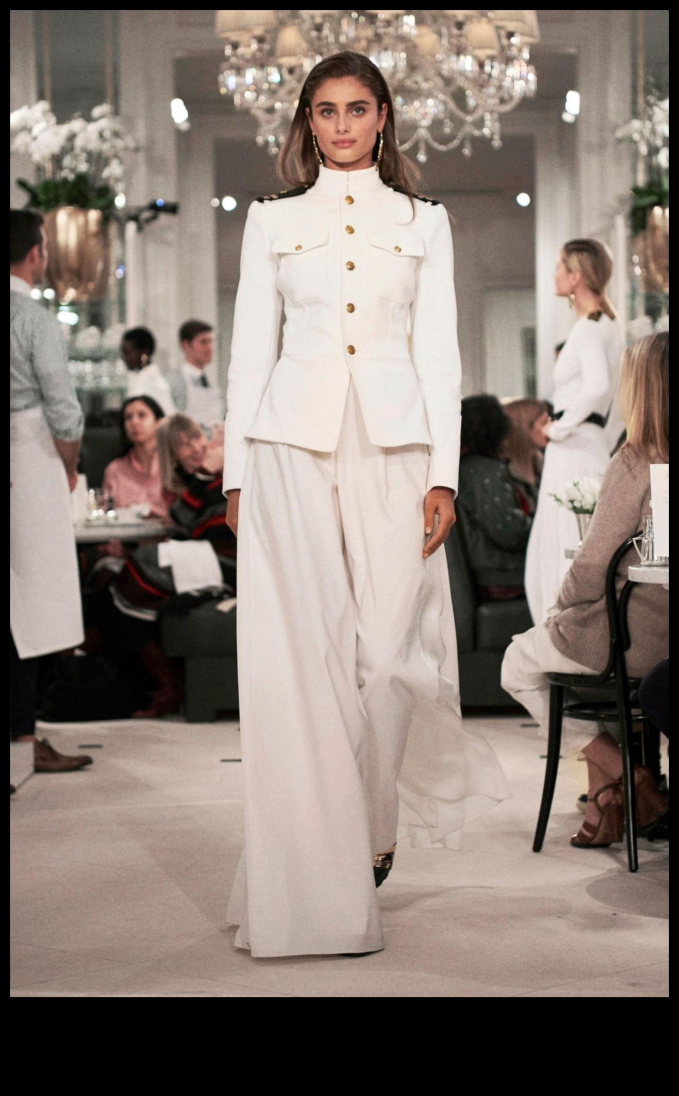 Urban Vogue Vibrance: aptveriet pilsētas modernās modes dinamisko pulsu